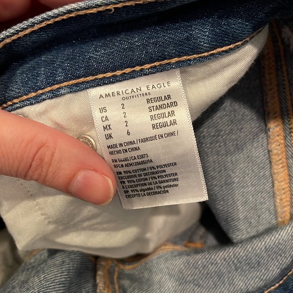 SOLD American Eagle Mom Jeans - Picture 10 of 10